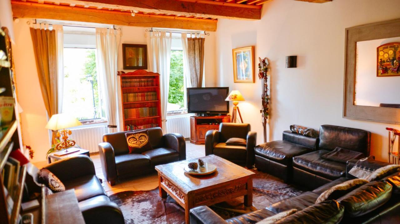 مبيت وإفطار Les Avenières Domaine Du Manoir المظهر الخارجي الصورة