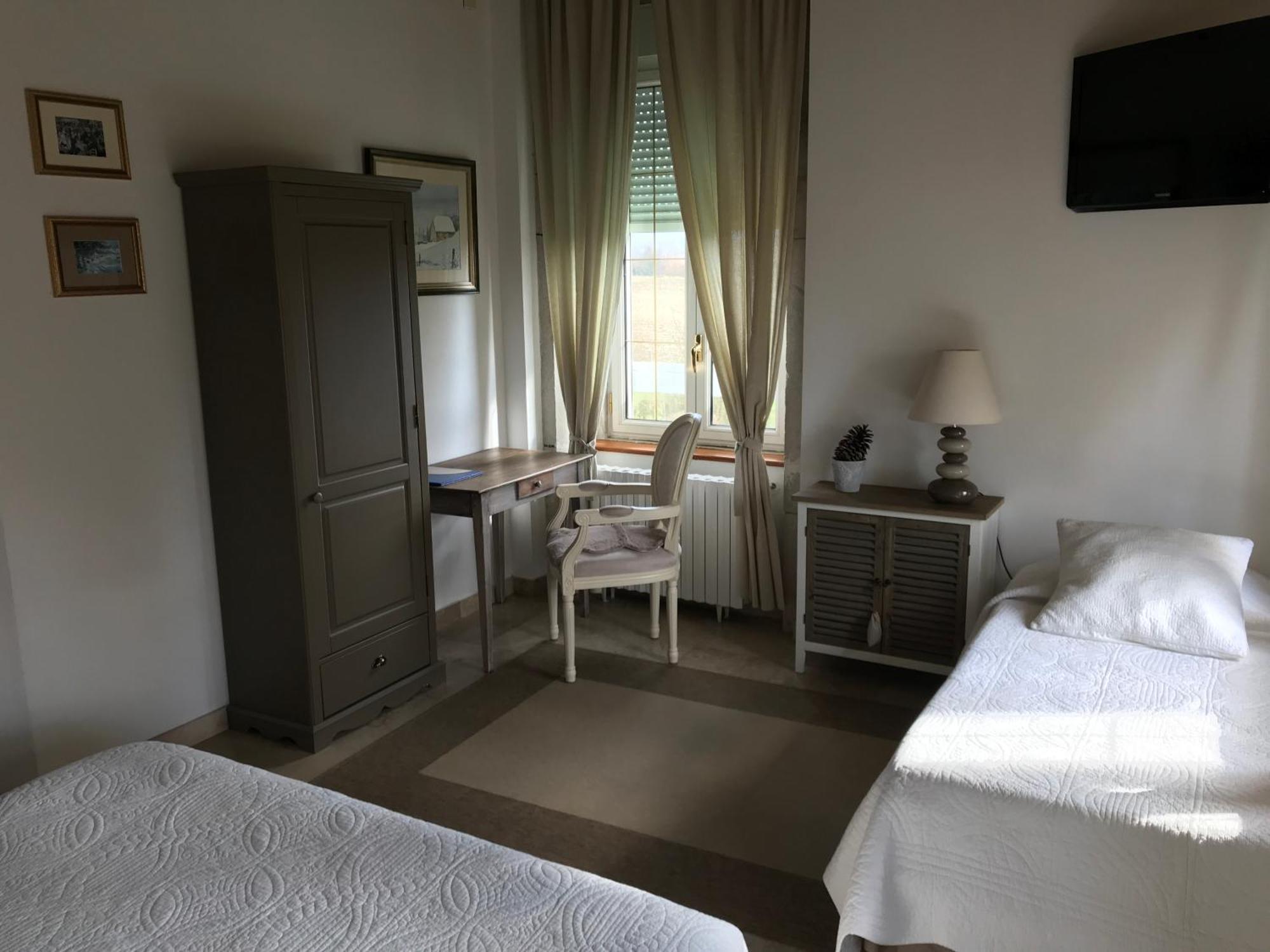 مبيت وإفطار Les Avenières Domaine Du Manoir المظهر الخارجي الصورة